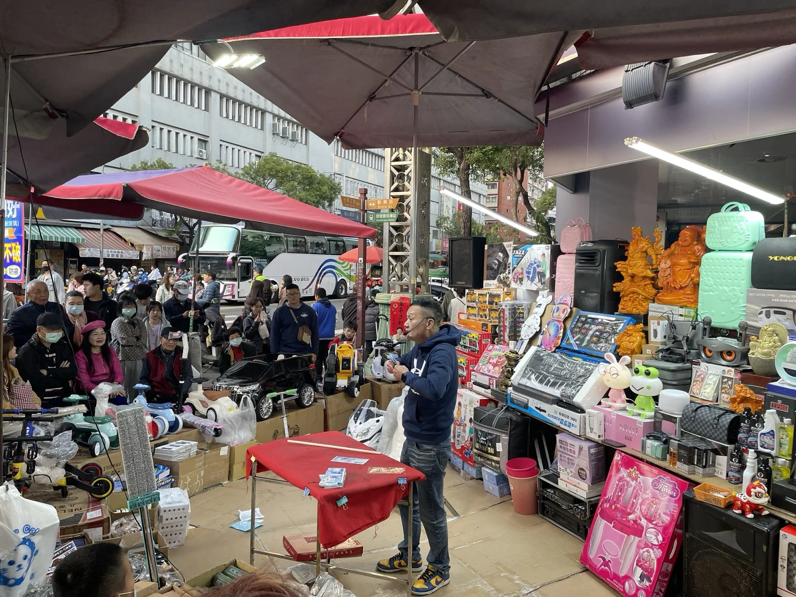 新樂街夜市_叫賣攤商