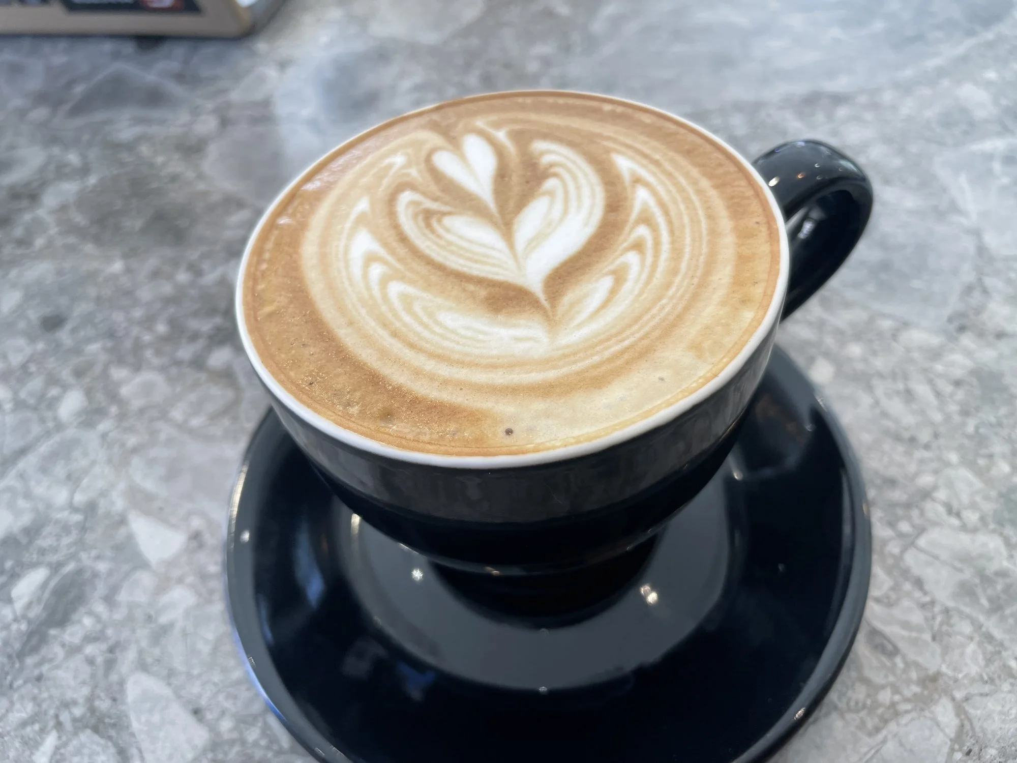 金茂宜咖啡美術店_拿鐵