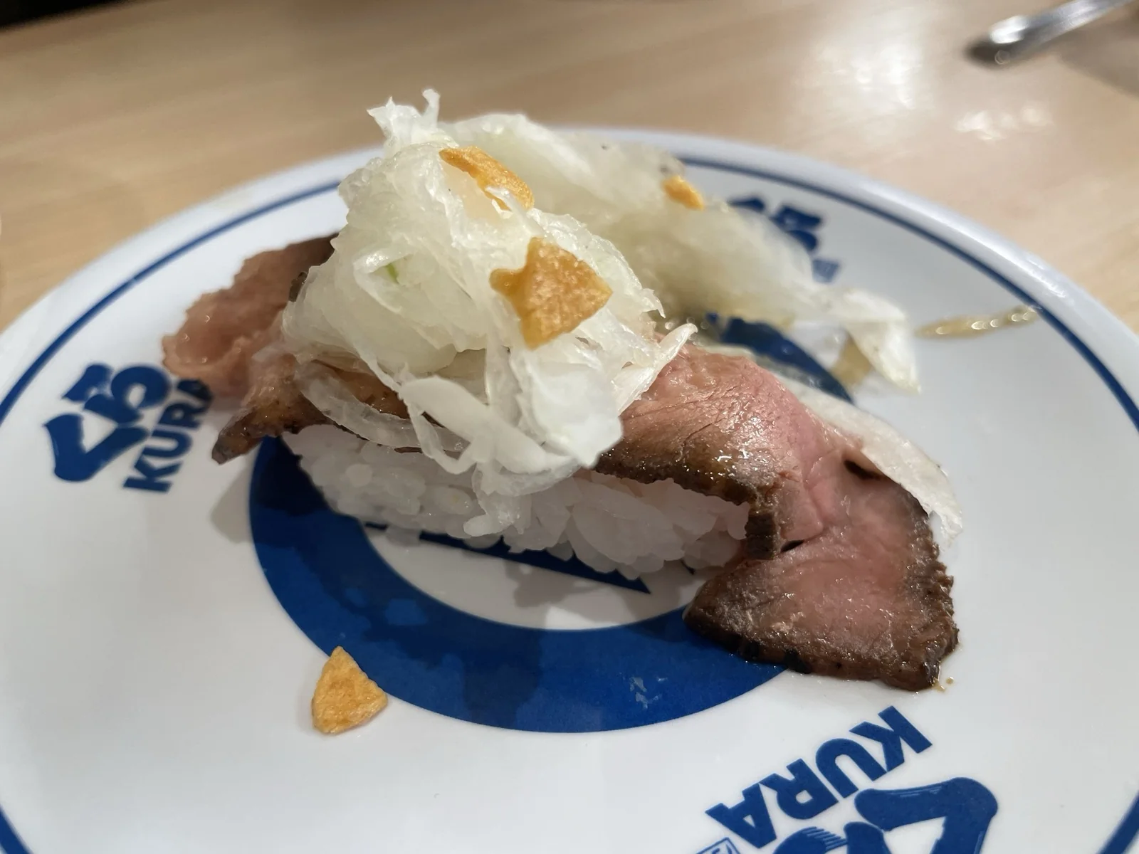 藏壽司_牛肉洋蔥壽司