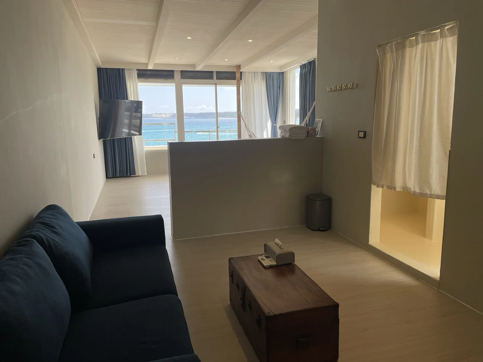 蝴蝶旅店_房間客廳