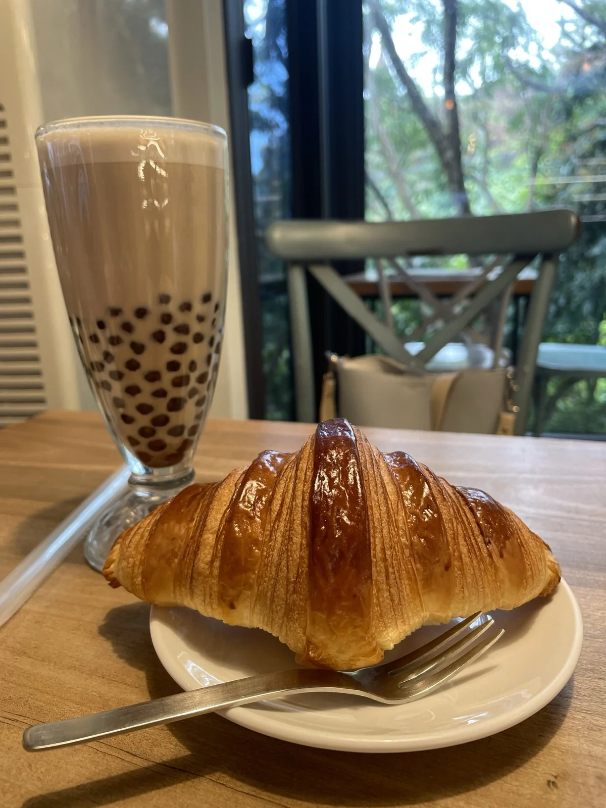 幸福山丘_可頌+珍奶